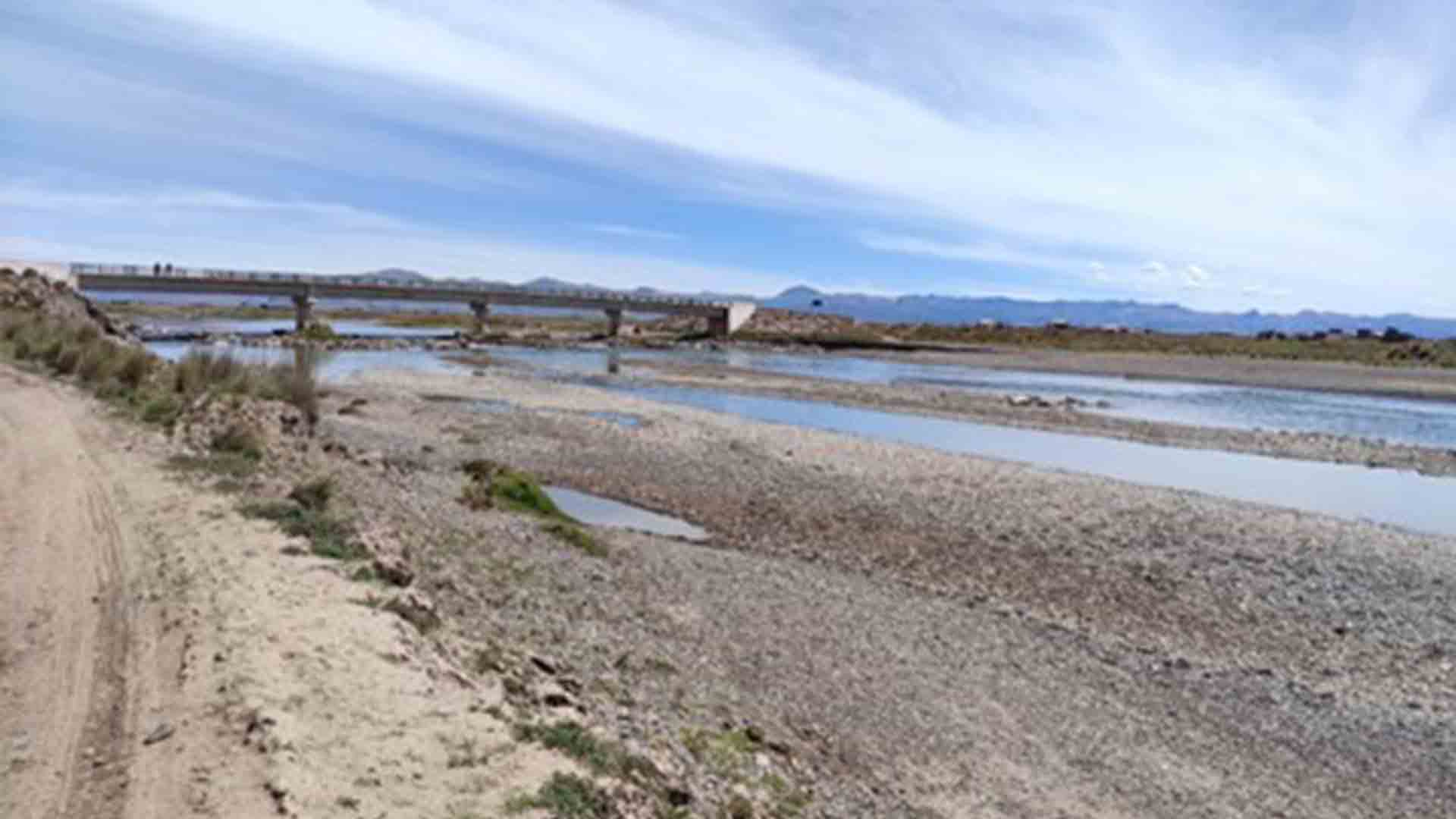 Lago Titicaca: descenso histórico de su nivel no solo se debe a cambio climático